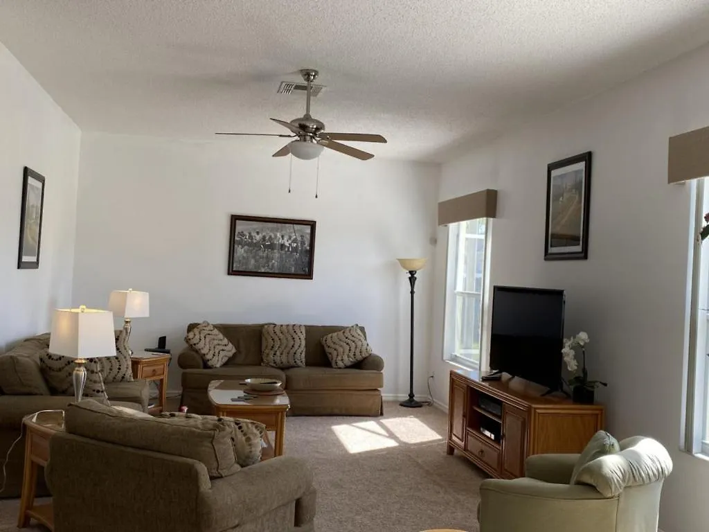 Hampton Lakes Villa Davenport